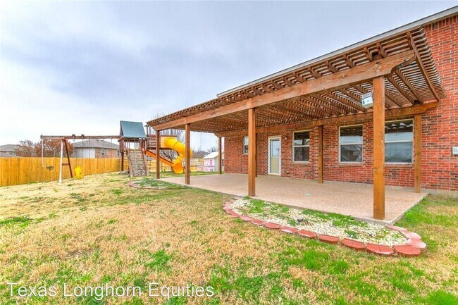 Building Photo - 4 br, 2.5 bath House - 940 Mosaic Dr.