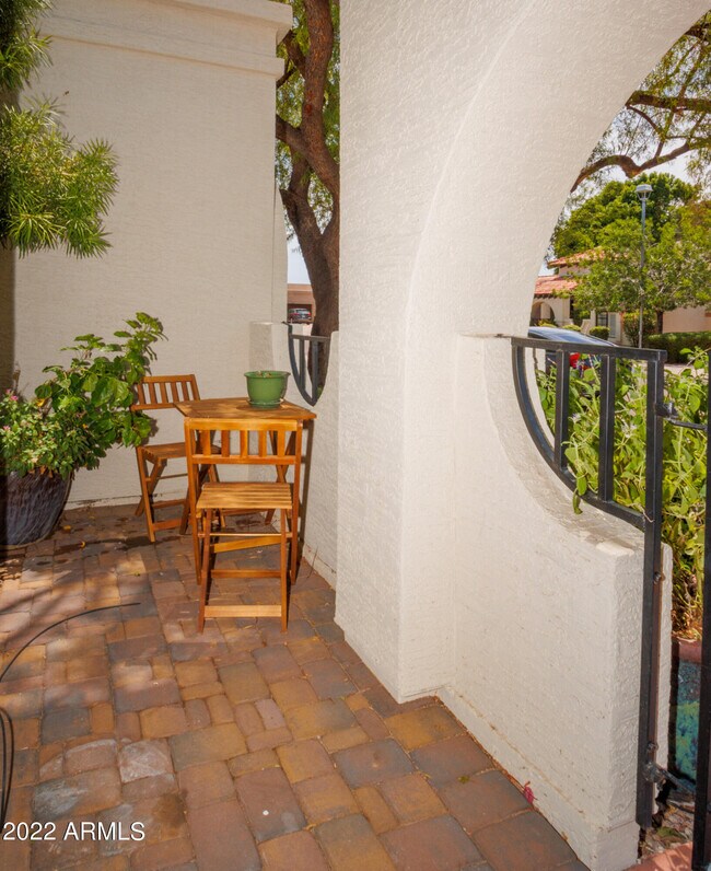 Building Photo - 8768 E Quarterhorse Trail