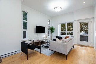 Building Photo - 8471 Cambie St.