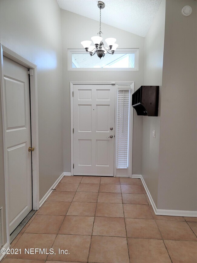 Foto del edificio - 8379 Chason Rd W