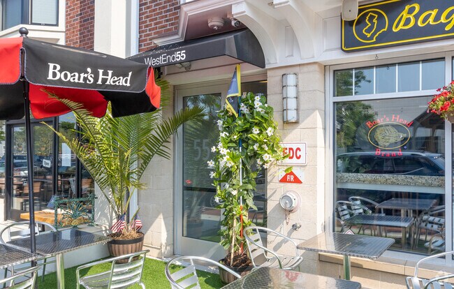 Entrada - 55 Brighton Ave