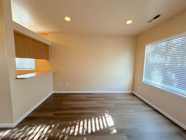 Foto del edificio - 185 Hillcrest Dr