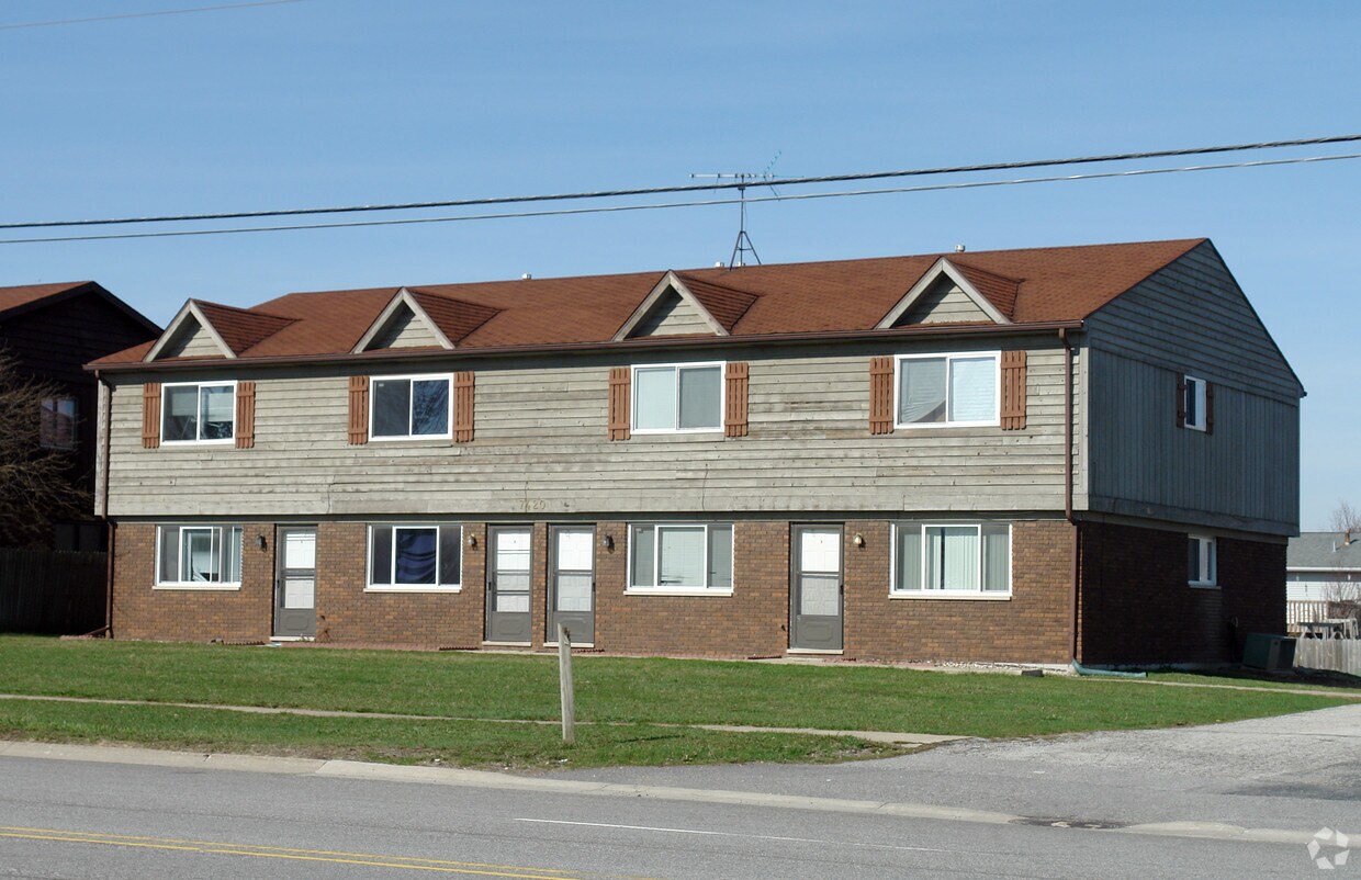 Foto principal - 7420 Whitcomb St