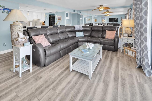 Foto del edificio - 200 120th Ave W