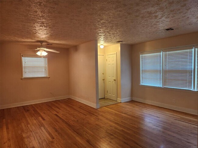 Foto del edificio - 606 Fairview Ave