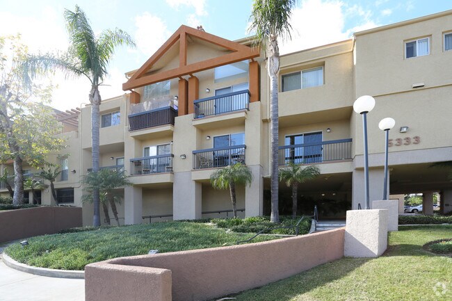 Foto del edificio - The Village