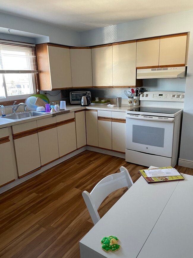 1 Margood Ct Unit 2, East Rutherford, NJ 07073 Apartments in East