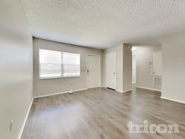 Building Photo - 1613 14th St E