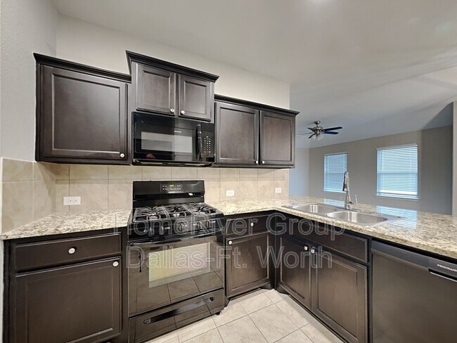 Building Photo - 10128 Huntersville Trl