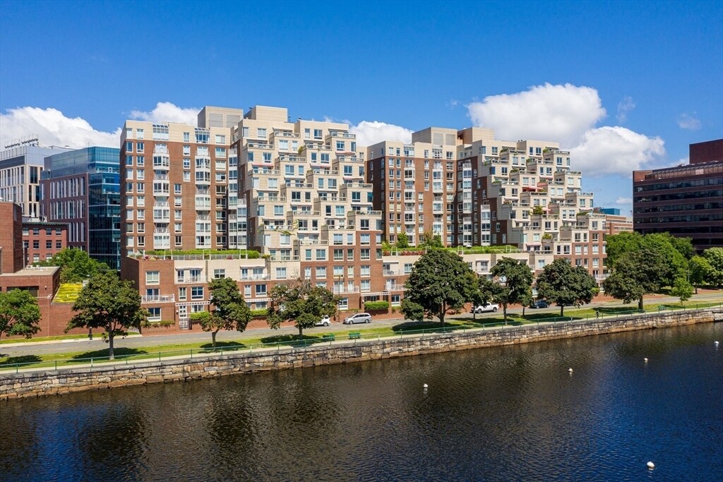 Foto principal - 75-83-83 Cambridge Pkwy
