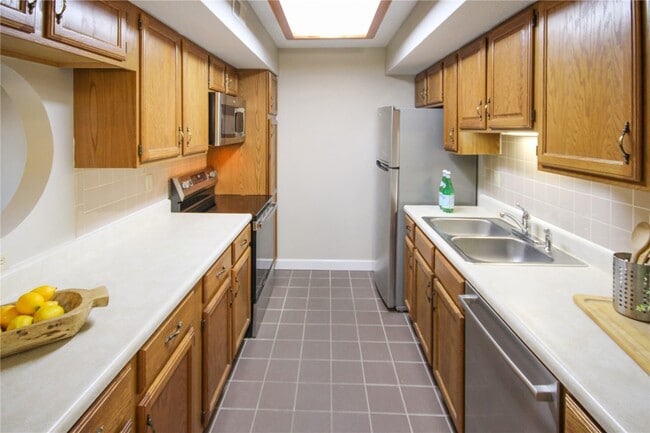 Building Photo - 411 Shirley Ridge Dr