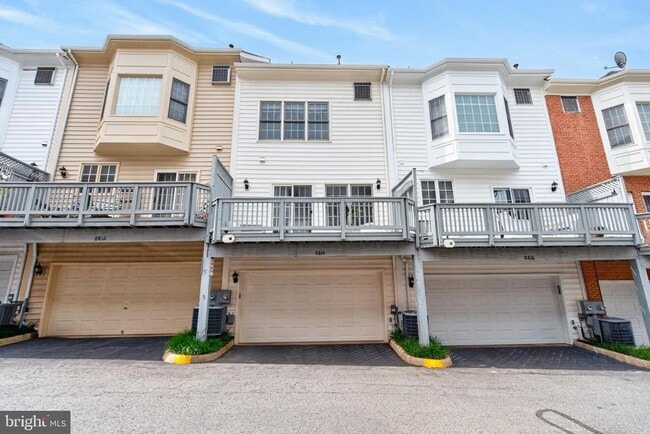 Building Photo - 8814 Hunting Lodge Ct
