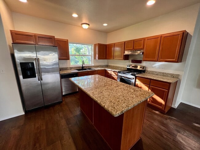 Building Photo - 411 Berrydale Ave