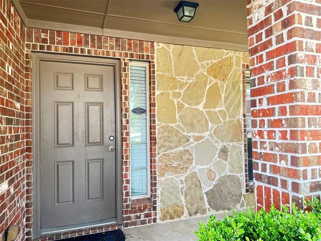 Foto del edificio - 905 Golden Bear Ln