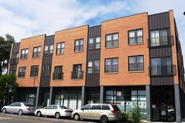 Primary Photo - 7554 N California Ave