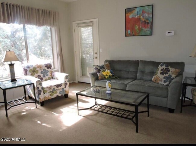 Foto del edificio - 4976 Summit Cir