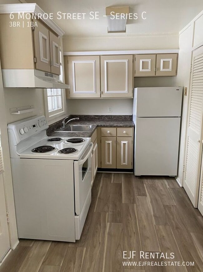 Building Photo - 6 Monroe St SE