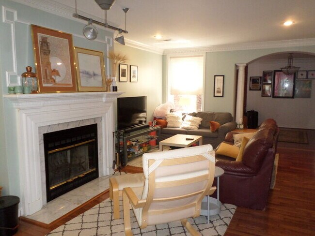 Foto del edificio - 1612 New Jersey Ave NW