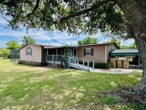 Building Photo - 6814 Redwing Rd