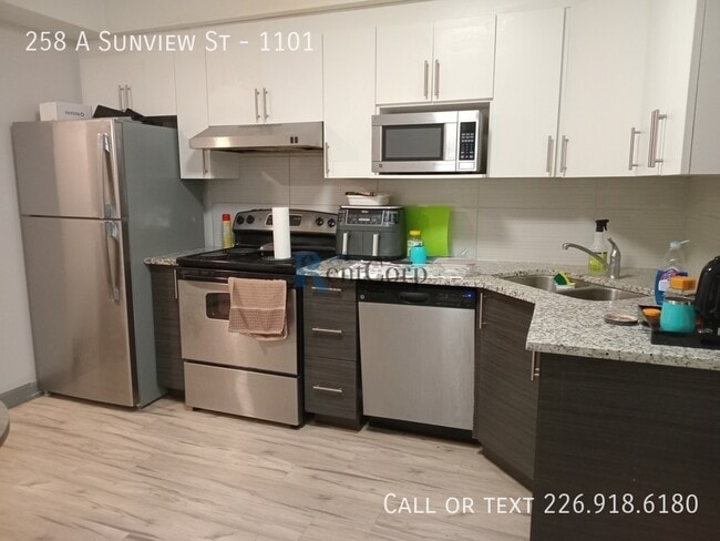 Building Photo - 258 Sunview St