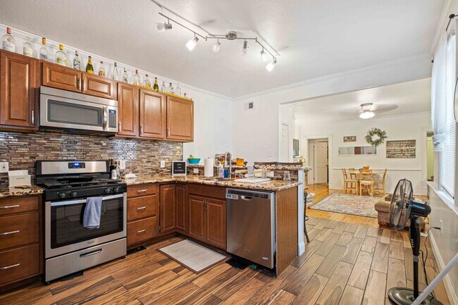 Photo - Luxury South Side flats home