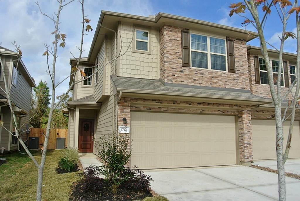 1742 Parkside Shrs Ln, Crosby, TX 77532 Condo for Rent in Crosby, TX