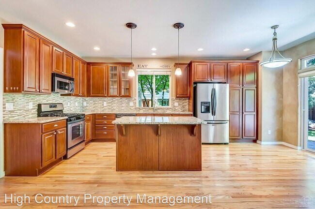 Building Photo - 3 br, 2.5 bath House - 61065 Chamomile