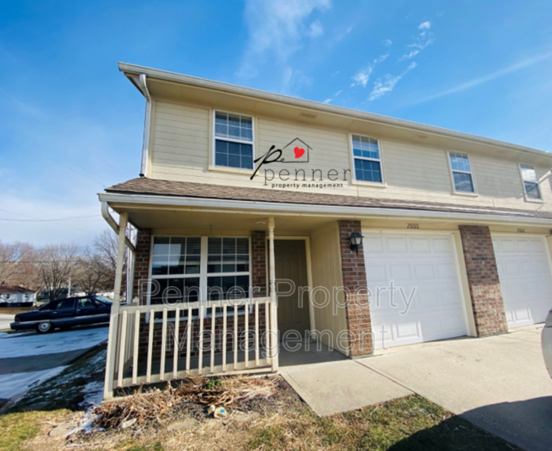 Foto principal - 2000 SW Sandstone Ct