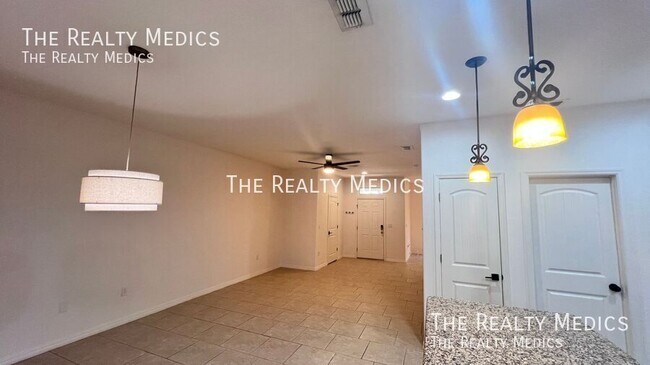 Foto del edificio - 3524 Sebastian Bridge Ln