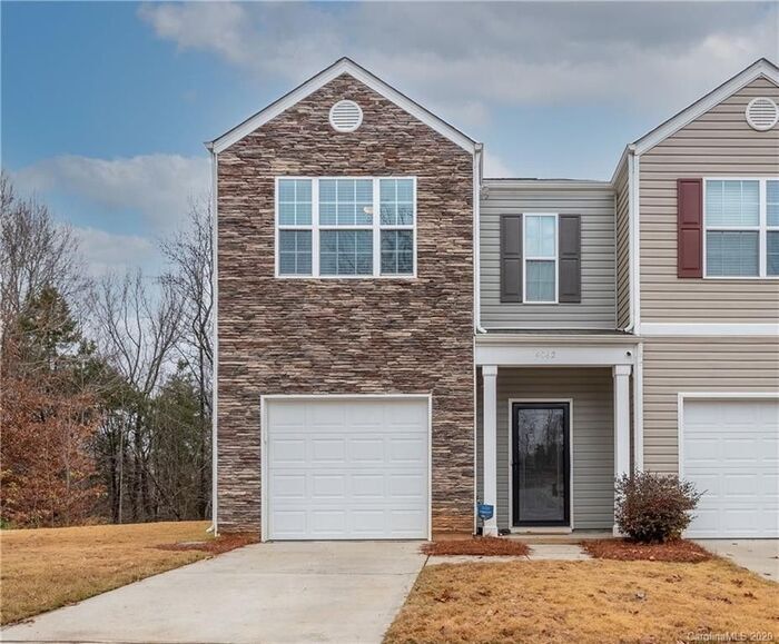 Foto principal - Beautiful Townhome near the University Area