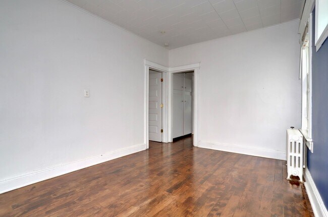 Foto del edificio - 12 ROMAINE Ave