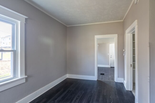 Building Photo - Quaint 2BD/1BA Single-Family Home