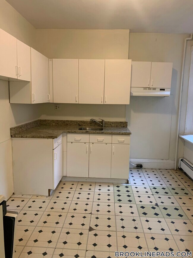 Foto del edificio - 208 Winthrop Rd