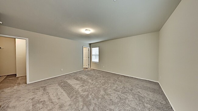 Building Photo - Very Nice 3 Bedroom 2 Bath Home in Yukon S...