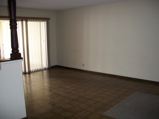 Building Photo - 3445 Monte Carlo Dr