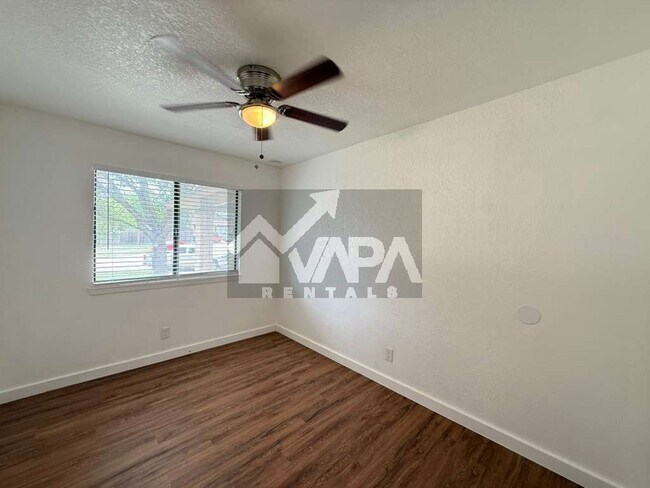 Building Photo - 13811 Flairwood St