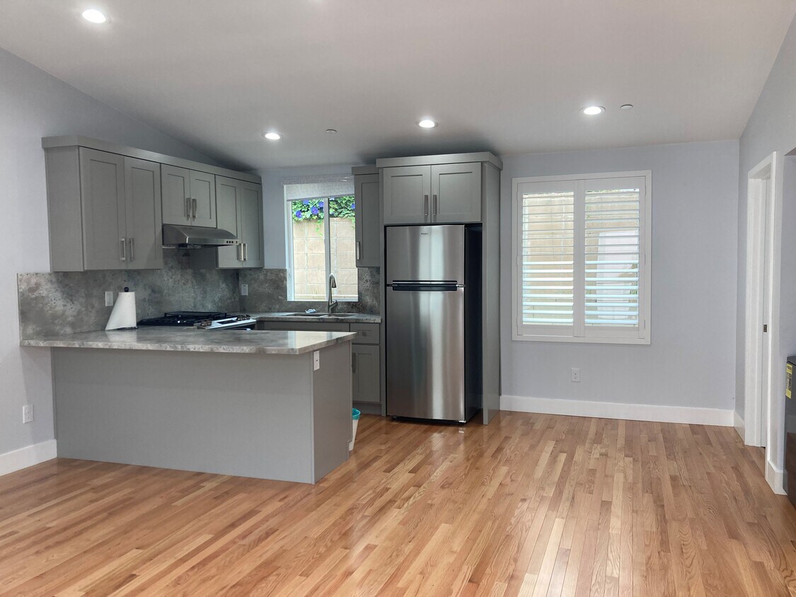 Open plan main room - 218 Electric Ave