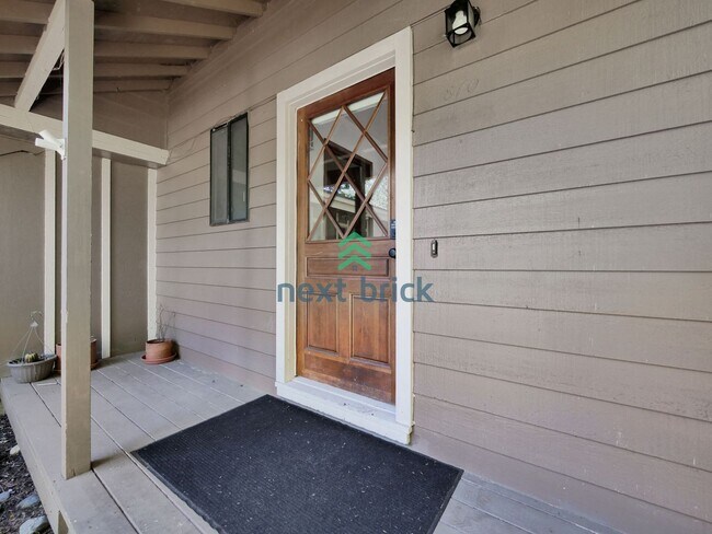 Foto del edificio - 4 Bed 2.5 Bath Single-Family House at the ...