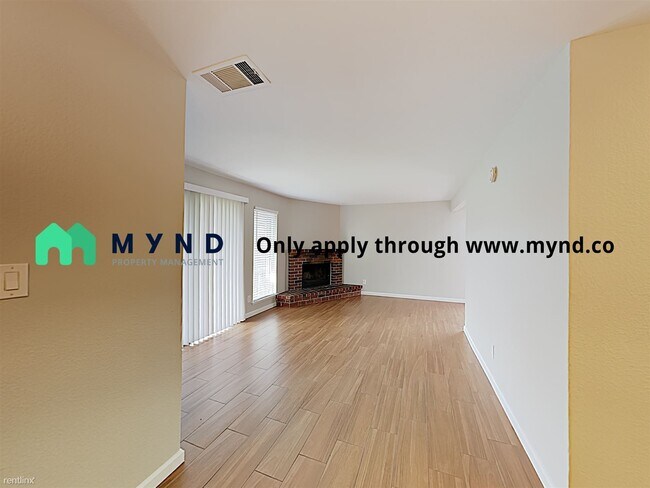 Building Photo - 3 br, 2.5 bath Townhome - 4746 67th St
