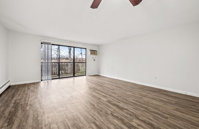 Building Photo - 345 Oakland St