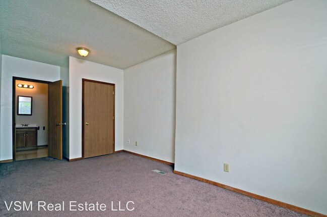 Building Photo - 3019 Fremont Ave N