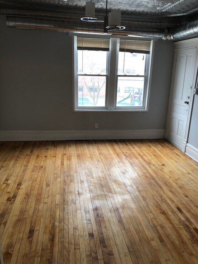 Primary Photo - 2216 W 24th St
