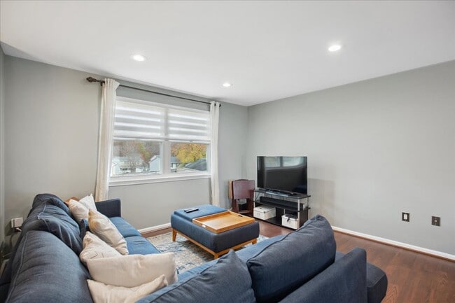 Photo - 7600 Red Fox Ct House