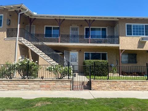 Foto principal - 14229 Moorpark St