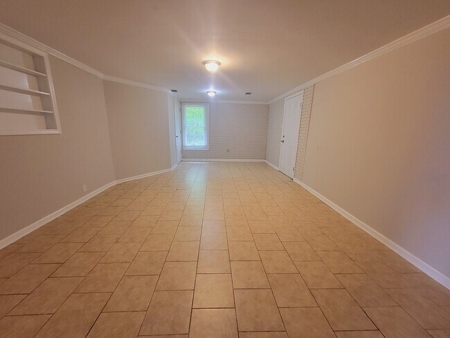 Building Photo - 363 Sowers Rd
