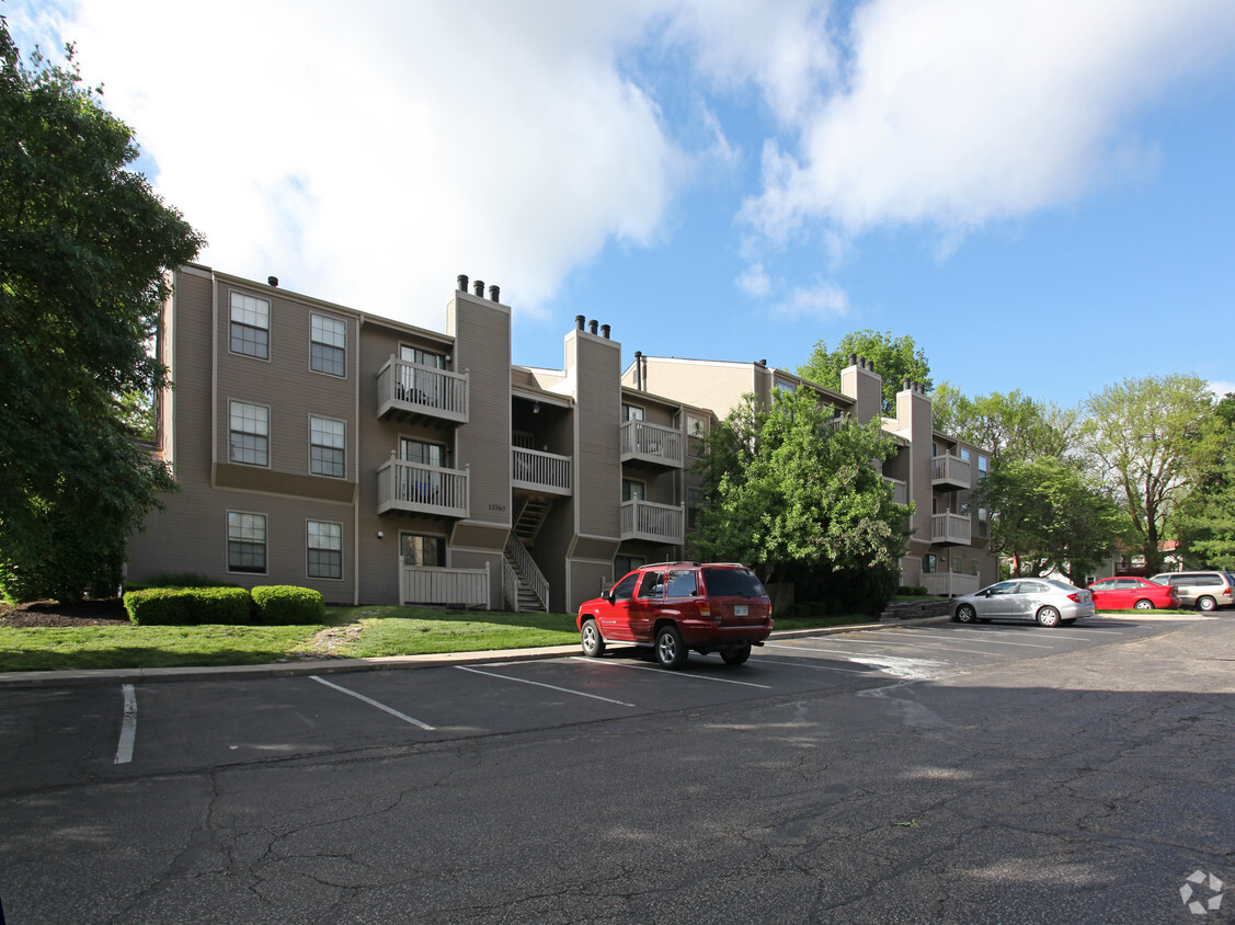 Primary Photo - The Retreat at Woodridge Apartments