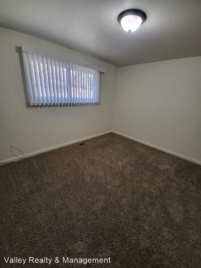 Building Photo - 3 br, 2 bath House - 2300 Mountain