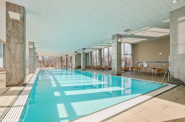 Foto del edificio - 9715 Woods Dr
