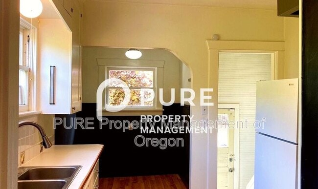 Building Photo - 4330 NE 36th Ave