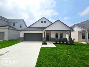 Building Photo - 520 Warm Saffina Ln